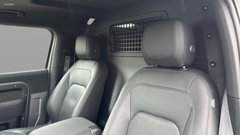 Land Rover Defender 90 Diesel 3.0 D250 Hard Top SE Auto